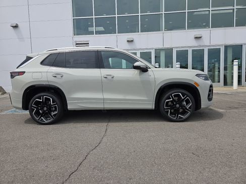 New 2026 Volkswagen Tiguan SEL R-Line AWD/4WD image 3
