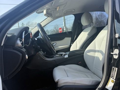 Used 2015 Mercedes-Benz C 300 Sedan image 2