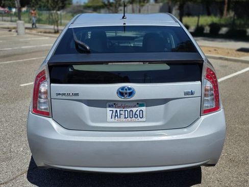 Used 2013 Toyota Prius Two FWD image 12