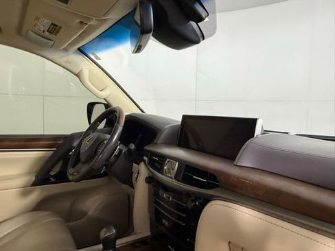 Used 2018 Lexus LX 570 4WD image 36