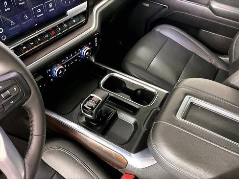 Used 2022 GMC Sierra 1500 SLT w/ SLT Premium Plus Package AWD/4WD image 15