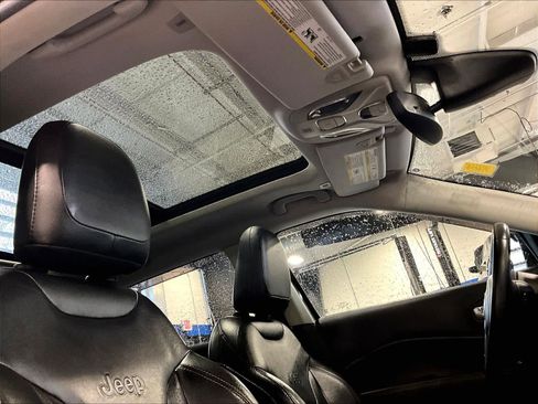 Used 2018 Jeep Compass Limited image 23