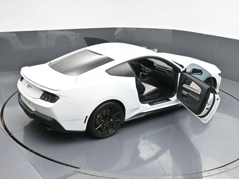 Used 2024 Ford Mustang GT Premium image 37