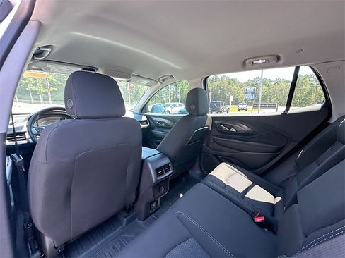 New 2024 GMC Terrain SLE w/ Driver Convenience Package image 4