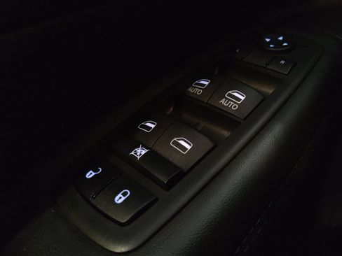 Used 2022 Jeep Grand Cherokee Laredo X RWD image 27