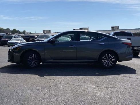 Used 2023 Nissan Altima 2.5 SV FWD image 7
