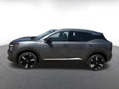 Used 2026 Nissan Kicks SR FWD image 9