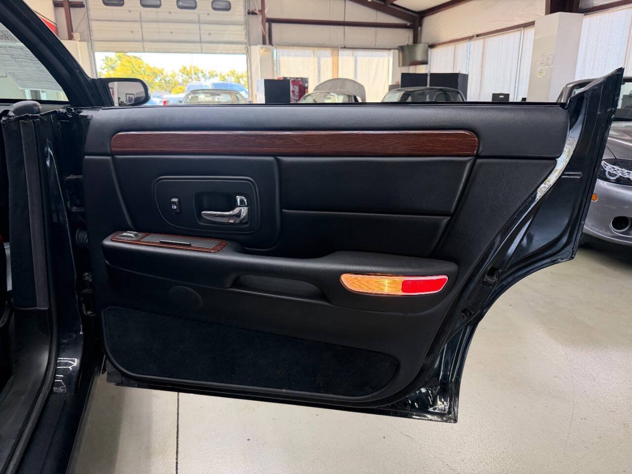 Used 1998 Cadillac De Ville FWD image 14