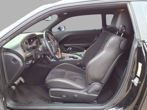 Used 2022 Dodge Challenger GT w/ Plus Package image 17