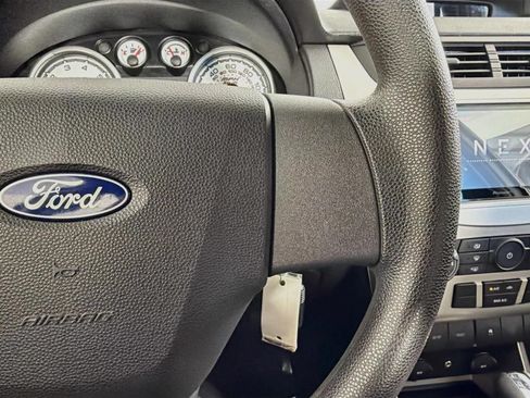 Used 2010 Ford Focus SE FWD image 42