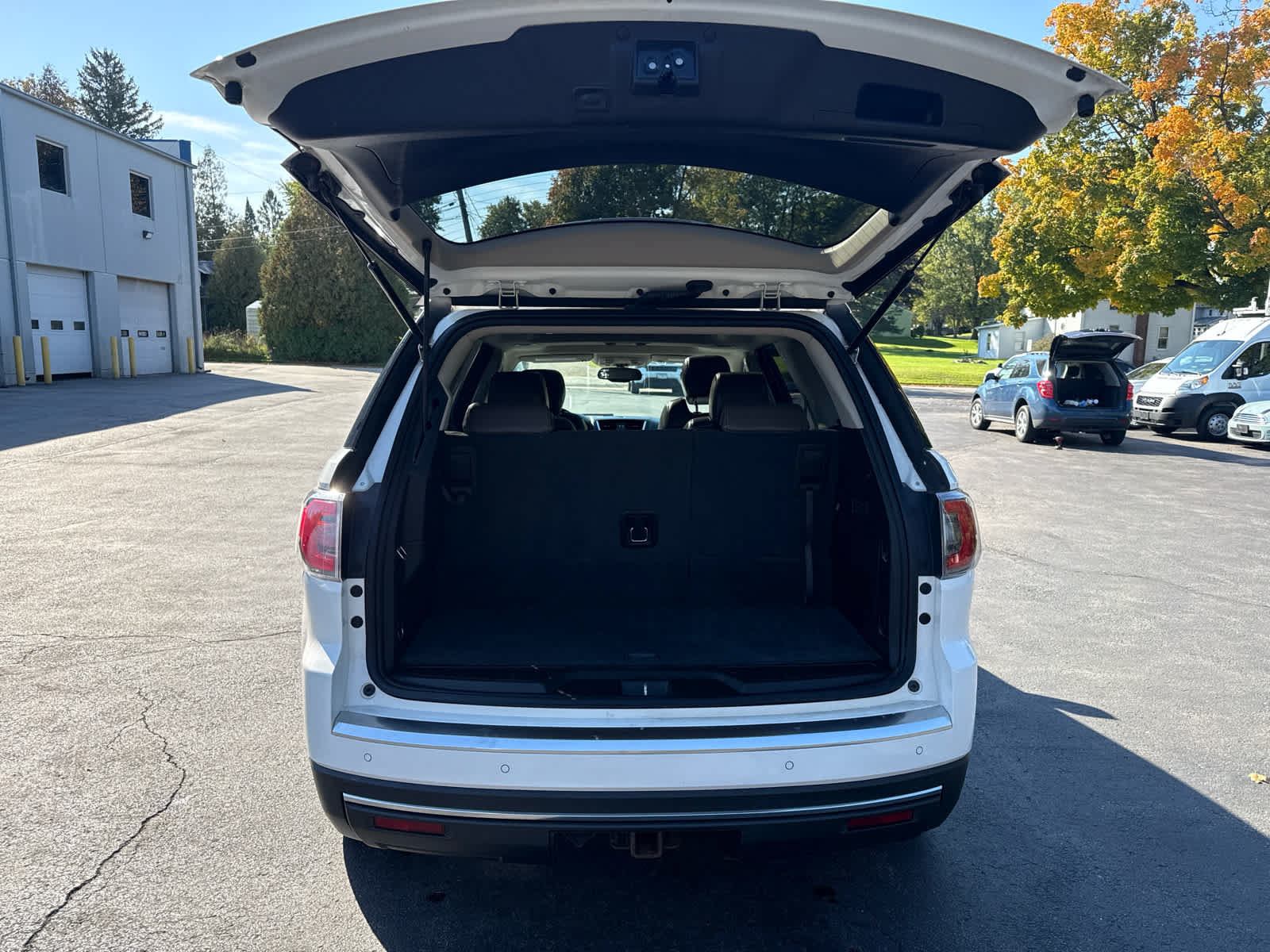 Used 2013 GMC Acadia SLT w/ Technology Package AWD/4WD image 17