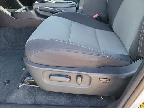 Used 2020 Toyota Tacoma TRD Sport image 5