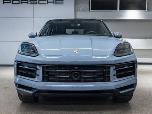 Certified 2025 Porsche Cayenne Coupe image 11