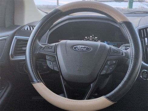 Used 2024 Ford Edge SE image 18