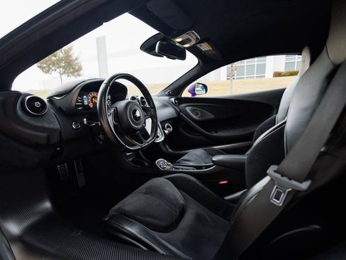 Used 2019 McLaren 600LT Rare MSO Mauvine Blue Tons of image 37