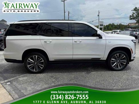 Used 2025 Cadillac Escalade Sport w/ Touring Package AWD/4WD image 7