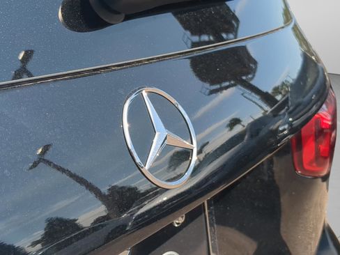 Certified 2025 Mercedes-Benz GLB 250 image 32