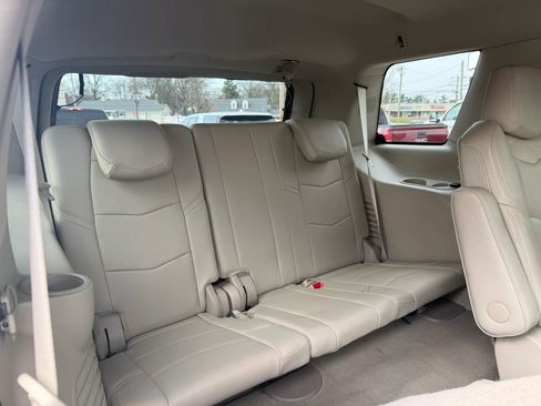 Used 2018 Cadillac Escalade Premium Luxury image 18