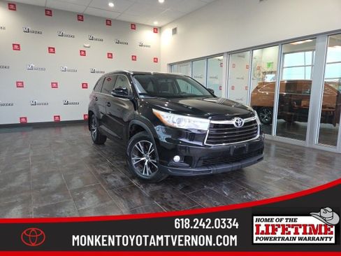 Used 2016 Toyota Highlander XLE image 1