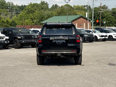 Used 2025 Toyota 4Runner TRD Off-Road Premium AWD/4WD image 6