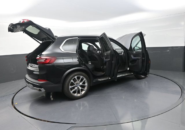 Used 2023 BMW X5 xDrive40i w/ Premium Package AWD/4WD image 36