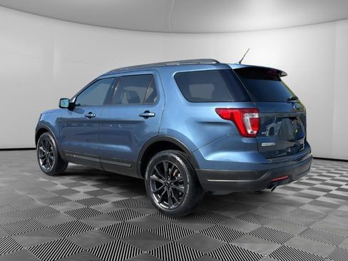 Used 2019 Ford Explorer XLT w/ Equipment Group 202A image 3