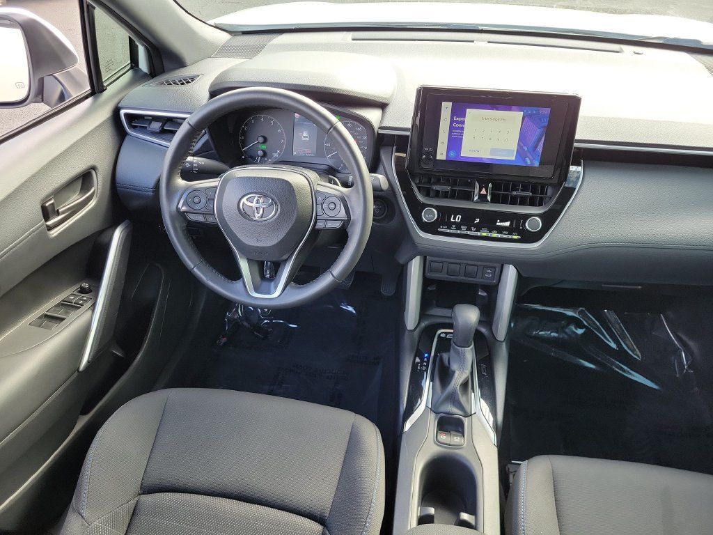 Used 2024 Toyota Corolla Cross AWD Hybrid image 14