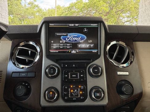 Used 2015 Ford F350 Lariat w/ Lariat Interior Package AWD/4WD image 19