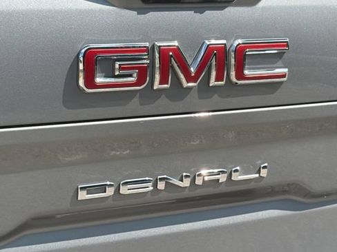 Used 2025 GMC Sierra 1500 Denali AWD/4WD image 10