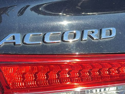 Used 2018 Honda Accord Sport image 28