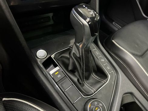 Used 2022 Volkswagen Tiguan SEL R-Line AWD/4WD image 18