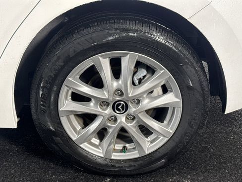 Used 2016 MAZDA MAZDA3 i Grand Touring image 14