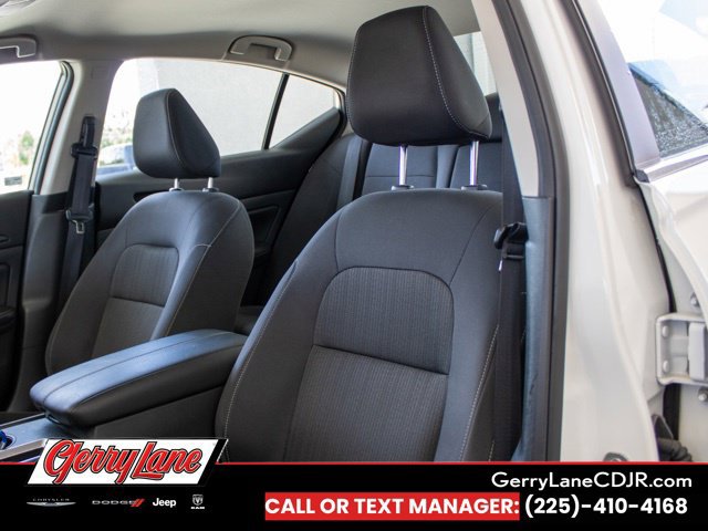 Used 2025 Nissan Altima 2.5 SV FWD image 11