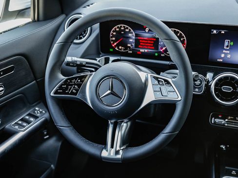 New 2026 Mercedes-Benz GLA 250 image 13