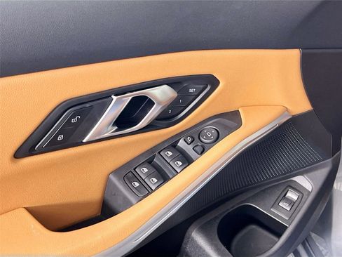 Used 2025 BMW 330i xDrive Sedan w/ Premium Package image 18