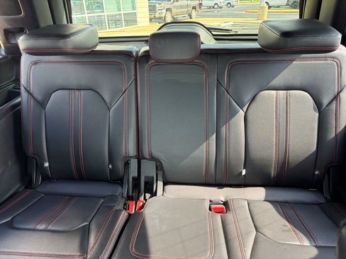 Used 2019 Ford Expedition Limited w/ Equipment Group 303A AWD/4WD image 27