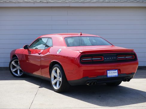Used 2016 Dodge Challenger R/T w/ Driver Convenience Group image 37