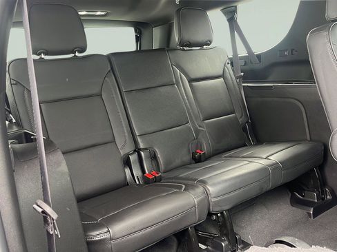 Used 2024 GMC Yukon XL Denali image 30