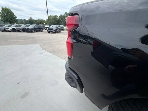 Used 2020 Chevrolet Silverado 1500 High Country w/ Technology Package AWD/4WD image 19