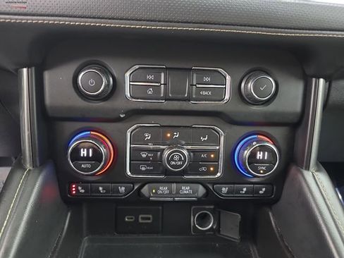 Used 2021 Chevrolet Tahoe Premier w/ Premium Package image 40