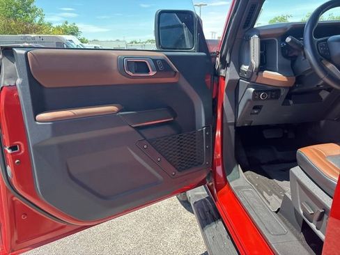 Used 2024 Ford Bronco Outer Banks AWD/4WD image 14