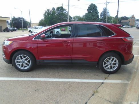 Used 2022 Ford Edge SEL w/ Class II Trailer Tow Package AWD/4WD image 2
