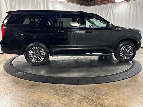 Used 2025 Chevrolet Suburban Z71 AWD/4WD image 6