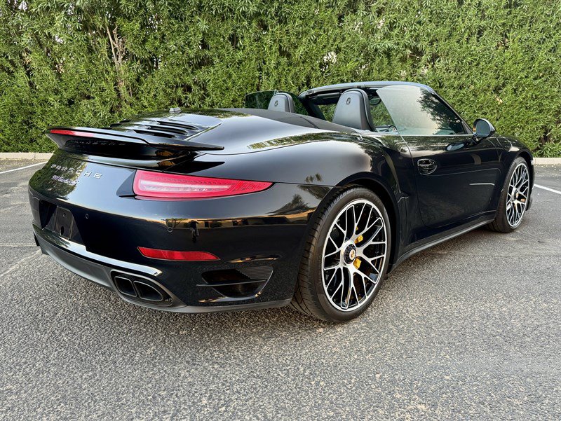 Used 2015 Porsche 911 Turbo S w/ High-end Infotainment Package AWD/4WD image 19