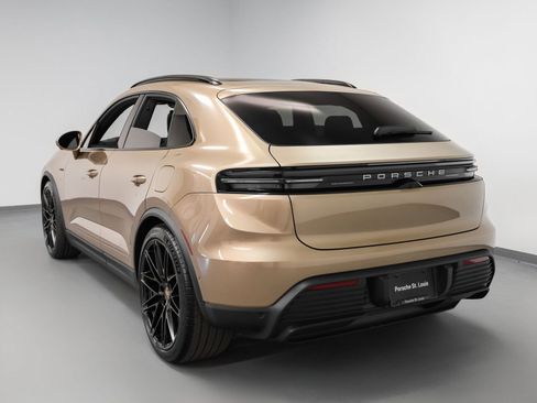 New 2025 Porsche Macan 4S Electric image 3