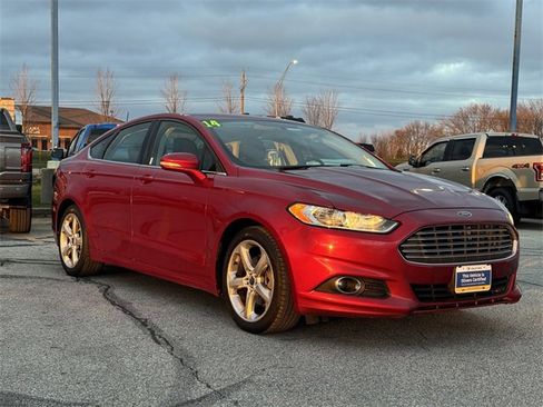 Used 2014 Ford Fusion SE w/ Equipment Group 201A image 2