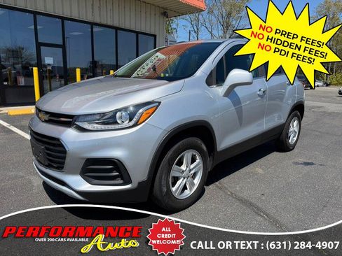 Used 2018 Chevrolet Trax LT w/ LT Convenience Package AWD/4WD image 4