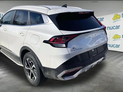 Used 2023 Kia Sportage EX image 3