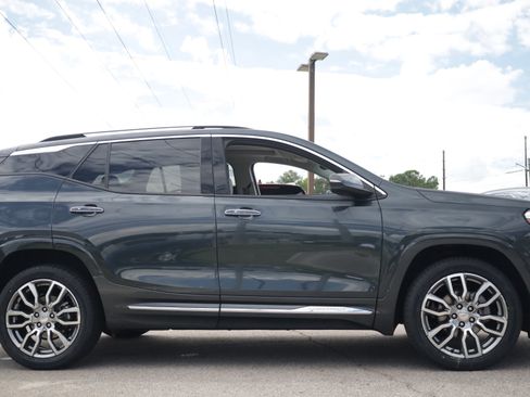 Used 2022 GMC Terrain Denali AWD/4WD image 6