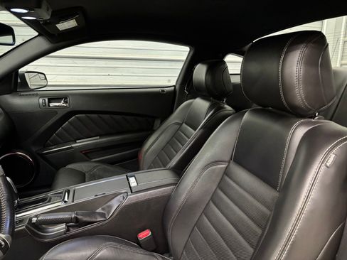 Used 2014 Ford Mustang GT Premium w/ Comfort Package RWD image 10